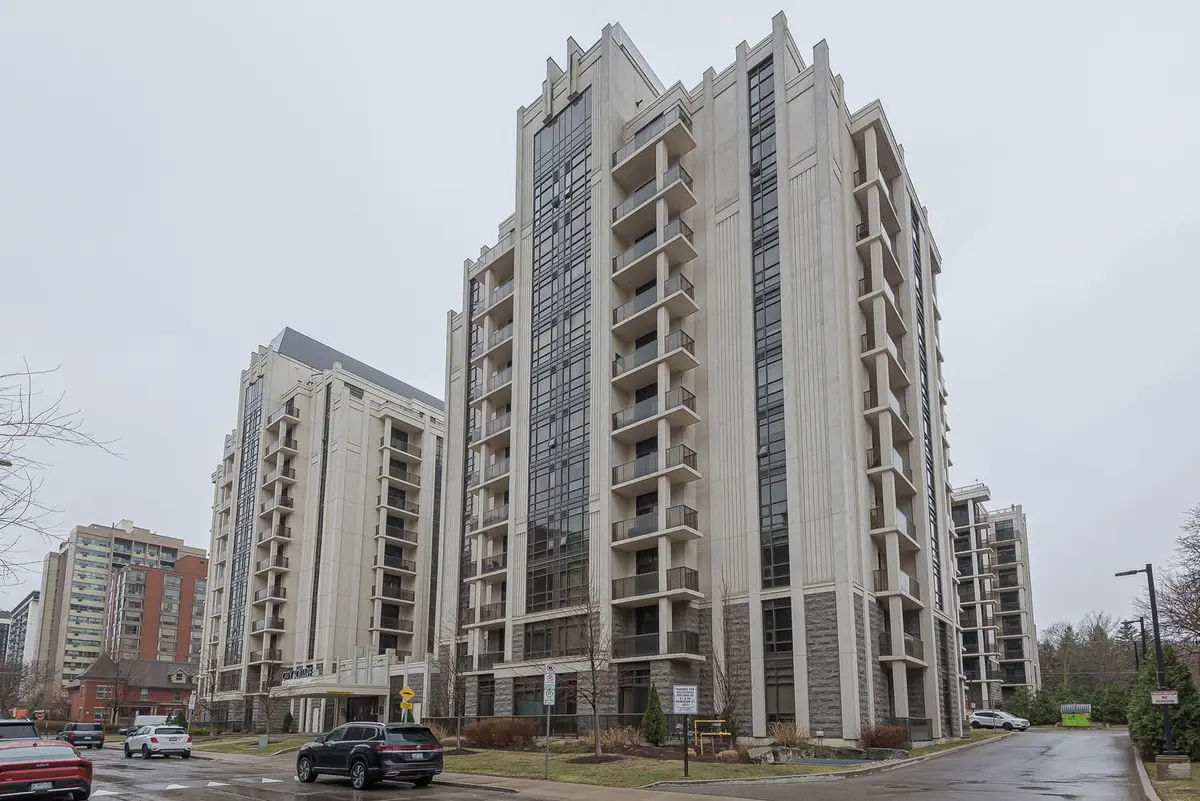 85 Robinson ST #306, Hamilton, ON L8P 0B9