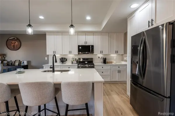 36303 Egan ST, Clinton Charter Township, MI 48035