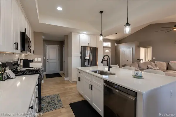 36303 Egan ST, Clinton Charter Township, MI 48035