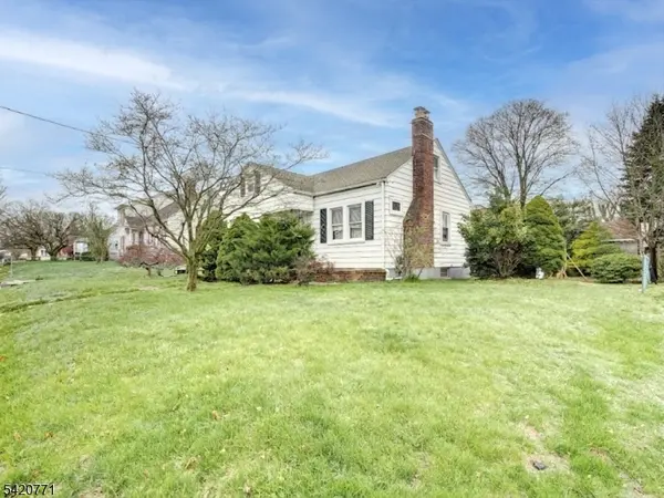 339 N 8Th Ave, Manville Boro, NJ 08835