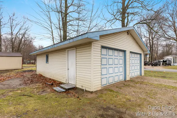 4057 E Shore DR, Douglass Twp, MI 48888