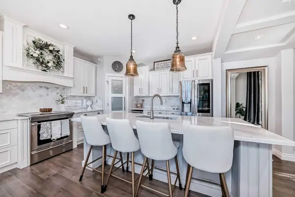 92 Allwright Close, Red Deer, AB T4R 3J8