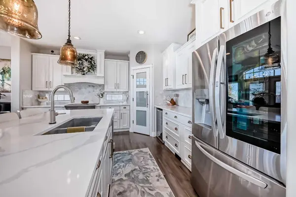 92 Allwright Close, Red Deer, AB T4R 3J8