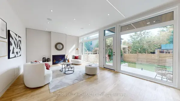 69 Elderwood DR, Toronto C03, ON M5P 1X5