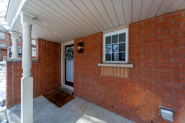 12 Naylor LN, Ajax, ON L1S 7S7