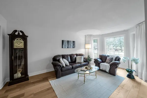 565 Sheppard AVE, Pickering, ON L1V 1G1