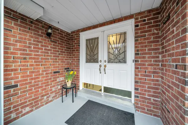 565 Sheppard AVE, Pickering, ON L1V 1G1