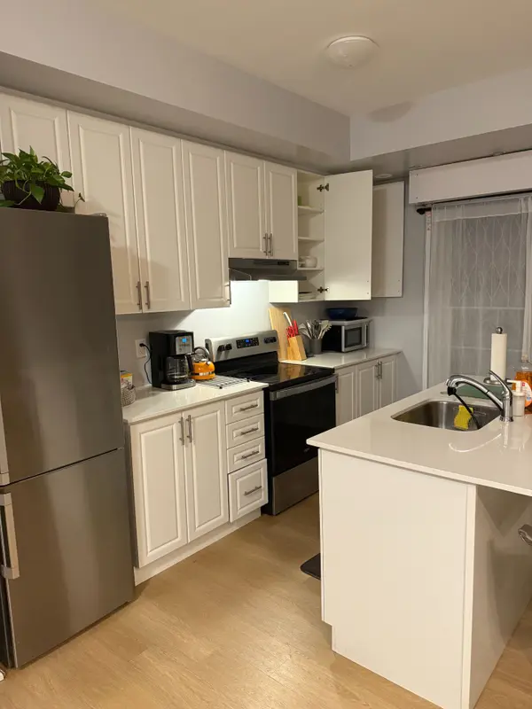 465 Beresford PATH #4, Oshawa, ON L1H 0B2