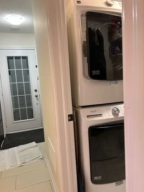 26 Delft DR, Markham, ON L6C 0Z1