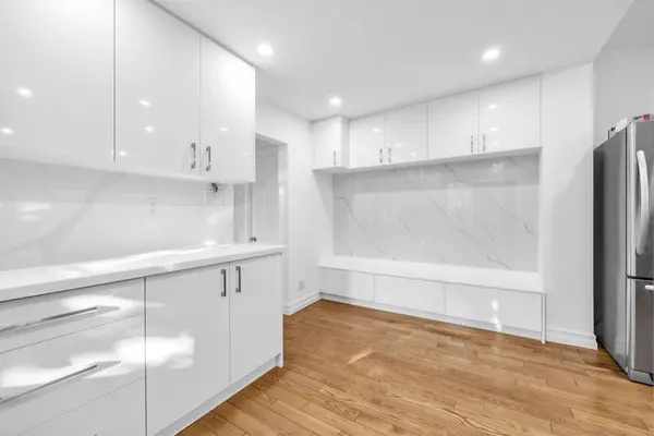 1035 Briar Hill AVE #Main & 2nd, Toronto W04, ON M6B 1M6