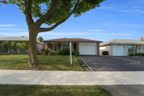 304 La Rose AVE, Toronto W09, ON M9P 1B9