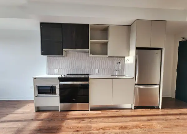 395 Dundas ST #510, Oakville, ON L6M 5R8