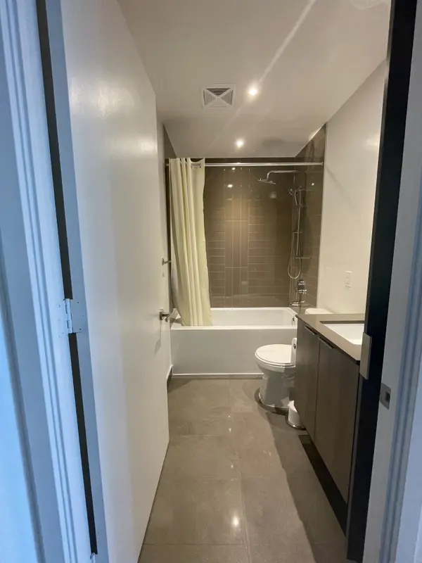 448 Burnhamthorpe RD W #3409, Mississauga, ON L5B 0R4