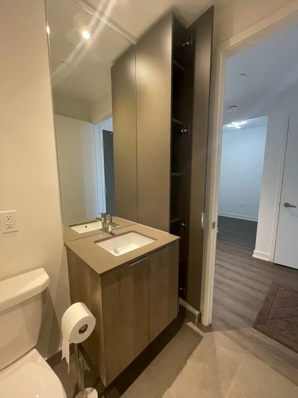 448 Burnhamthorpe RD W #3409, Mississauga, ON L5B 0R4