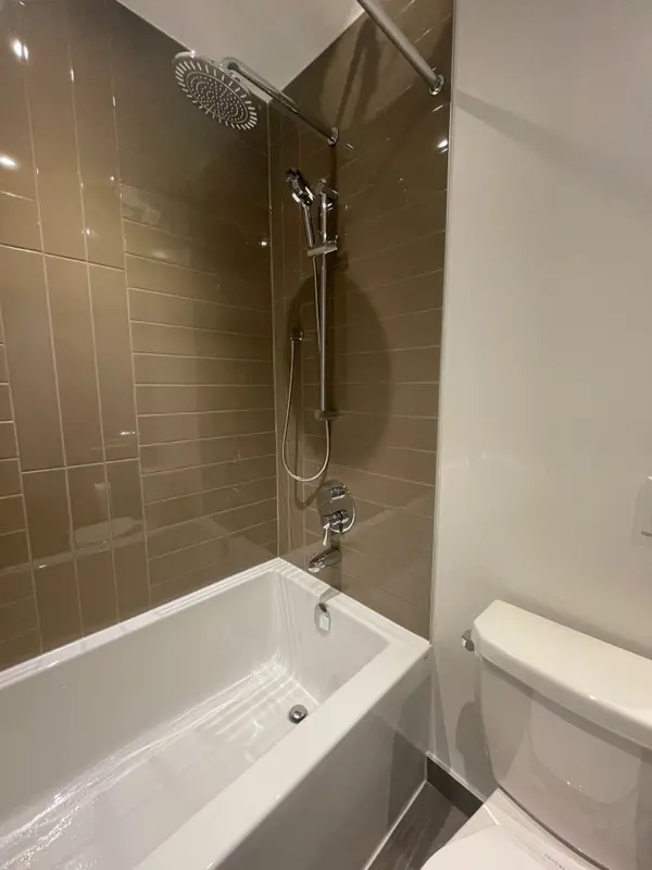 448 Burnhamthorpe RD W #3409, Mississauga, ON L5B 0R4