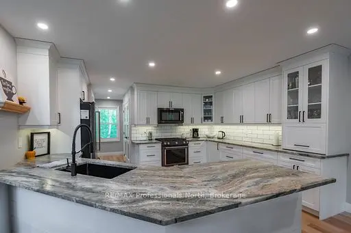 1677 Hospitality RD, Minden Hills, ON K0M 2K0