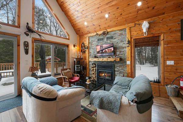 1029 Cranberry Lake RD, Dysart Et Al, ON K0M 1S0