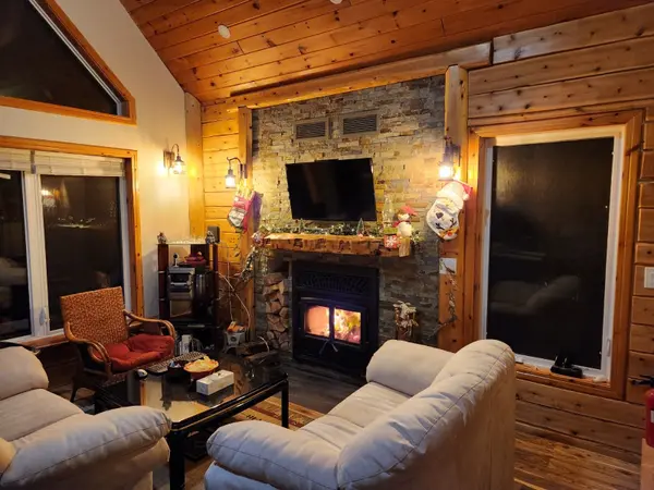 1029 Cranberry Lake RD, Dysart Et Al, ON K0M 1S0