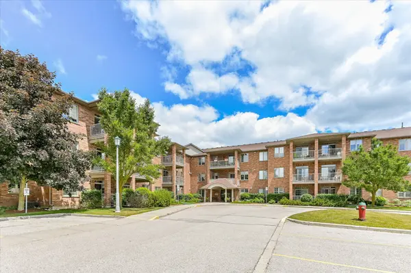 20 Station SQ #104, Centre Wellington, ON N0B 1S0