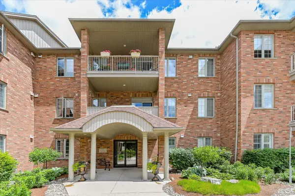 20 Station SQ #104, Centre Wellington, ON N0B 1S0