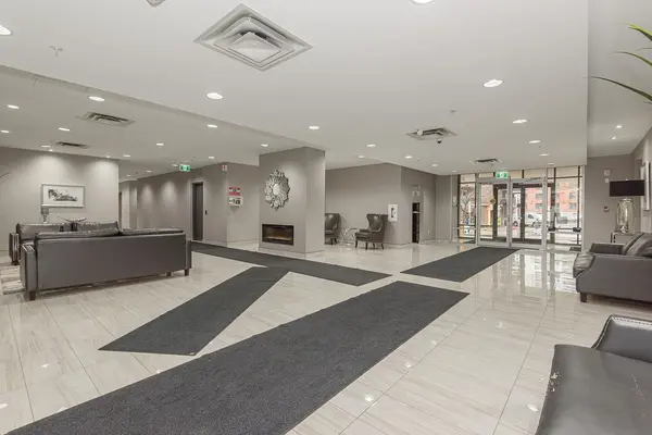 85 Robinson ST #306, Hamilton, ON L8P 0B9