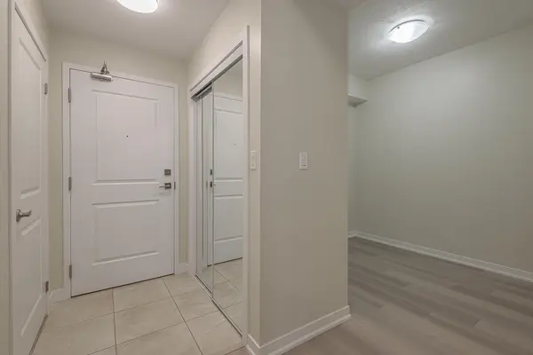 85 Robinson ST #306, Hamilton, ON L8P 0B9