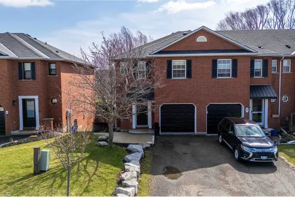 8 Swayze CT, West Lincoln, ON L0R 2A0