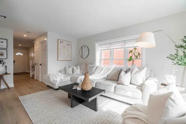 8 Swayze CT, West Lincoln, ON L0R 2A0