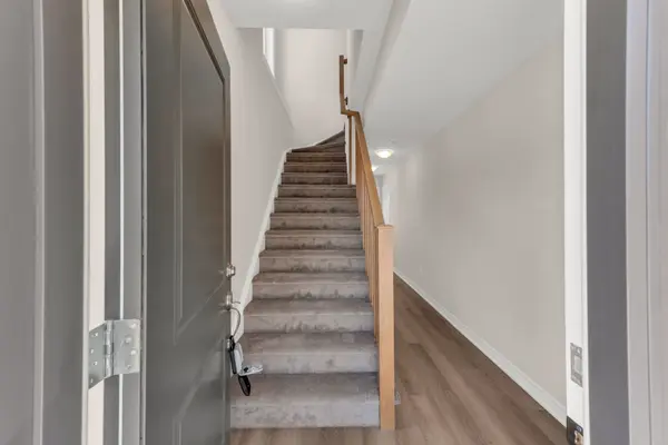 19 Picardy DR #57, Hamilton, ON L8J 0M7