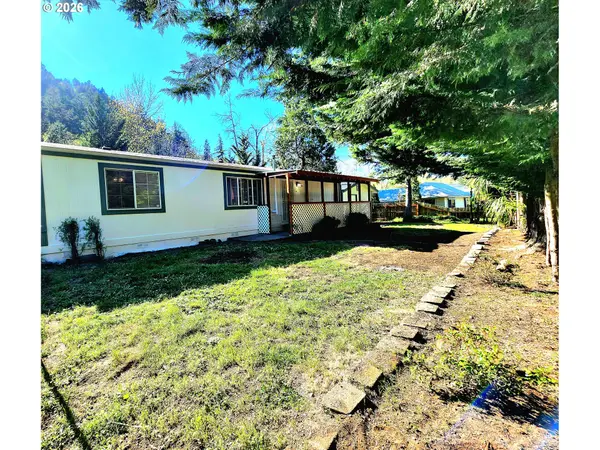 874 S MAIN ST, Canyonville, OR 97417