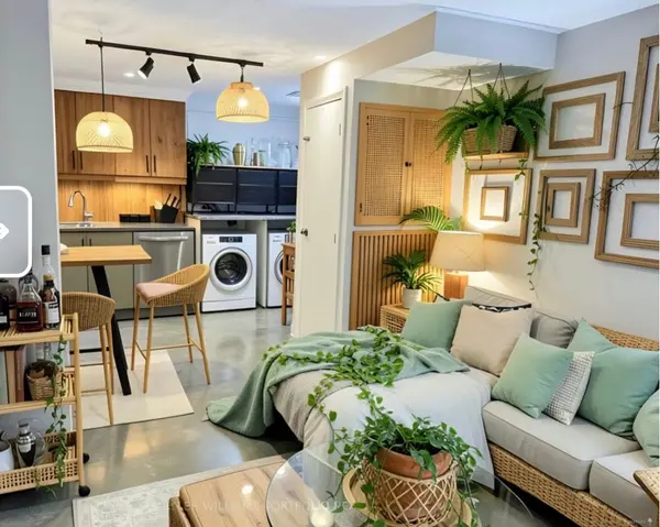 62 Nealon AVE #Lower, Toronto E03, ON M4K 1Z2