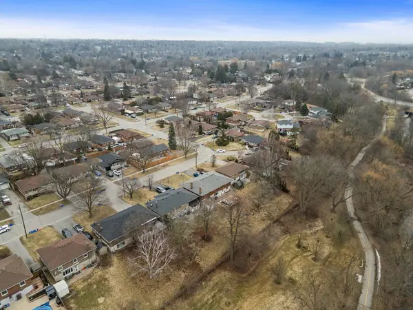 160 Eastdale ST, Oshawa, ON L1G 6H9