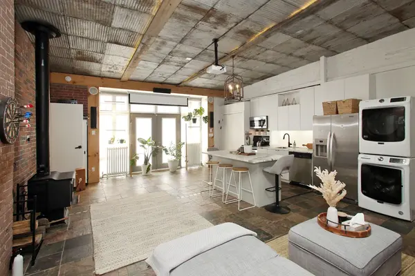 147 Boston AVE, Toronto E01, ON M4M 2T8