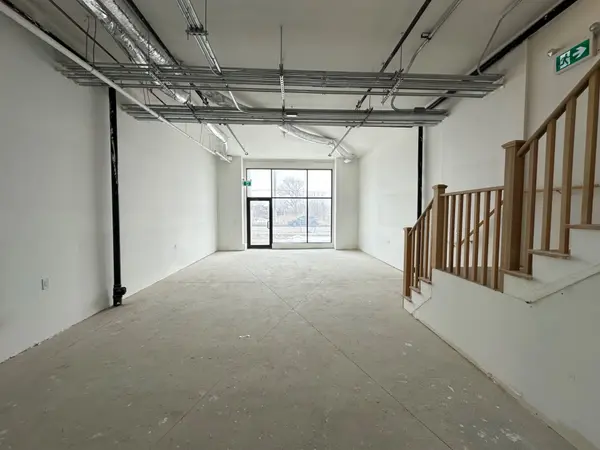 200 Dissette ST #3, Bradford West Gwillimbury, ON L3Z 3G8