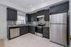 63 Gateland DR, Barrie, ON L4N 6K4