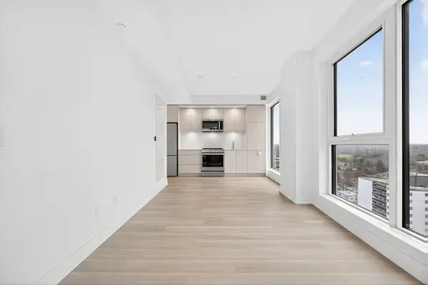 25 Cordova AVE #1504, Toronto W08, ON M9A 0E5