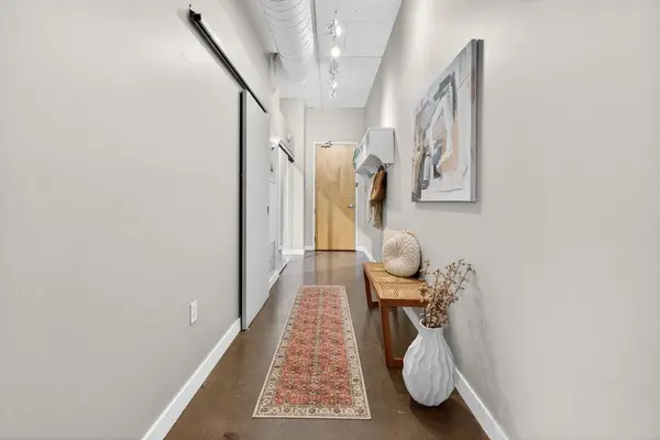 66 Bay ST S #305, Hamilton, ON L8P 4Z6