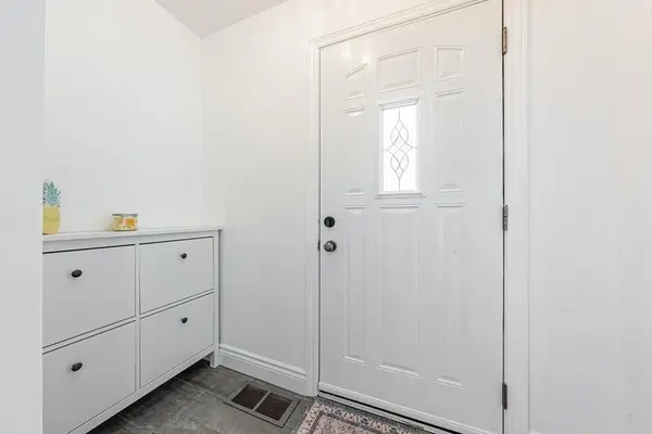 42 Sharon AVE, Hamilton, ON L8T 1E3