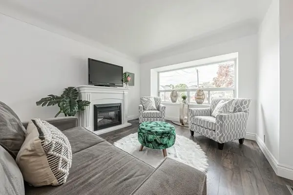 42 Sharon AVE, Hamilton, ON L8T 1E3