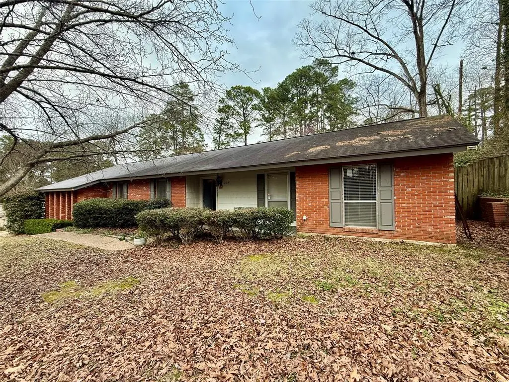 2104 Greenbriar Dr, Ruston, LA 71270