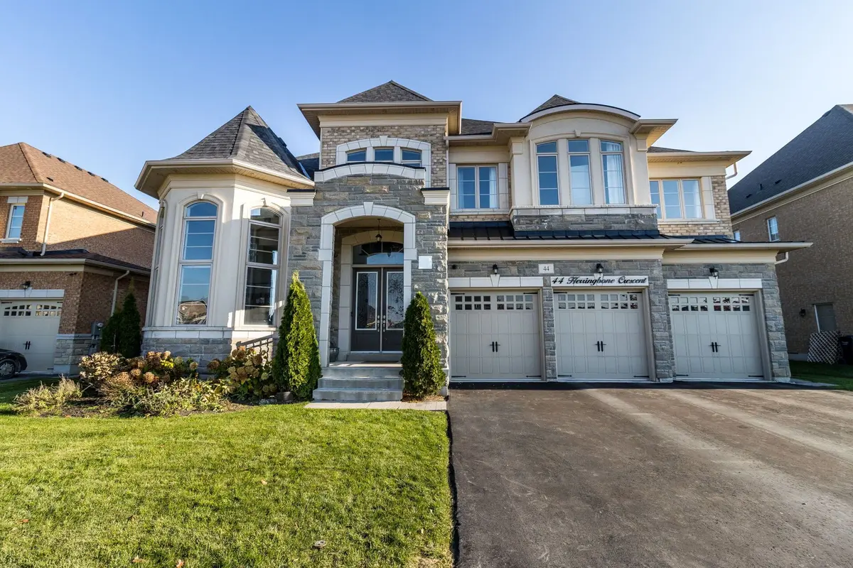 44 Herringbone CRES, Brampton, ON L6P 4B8
