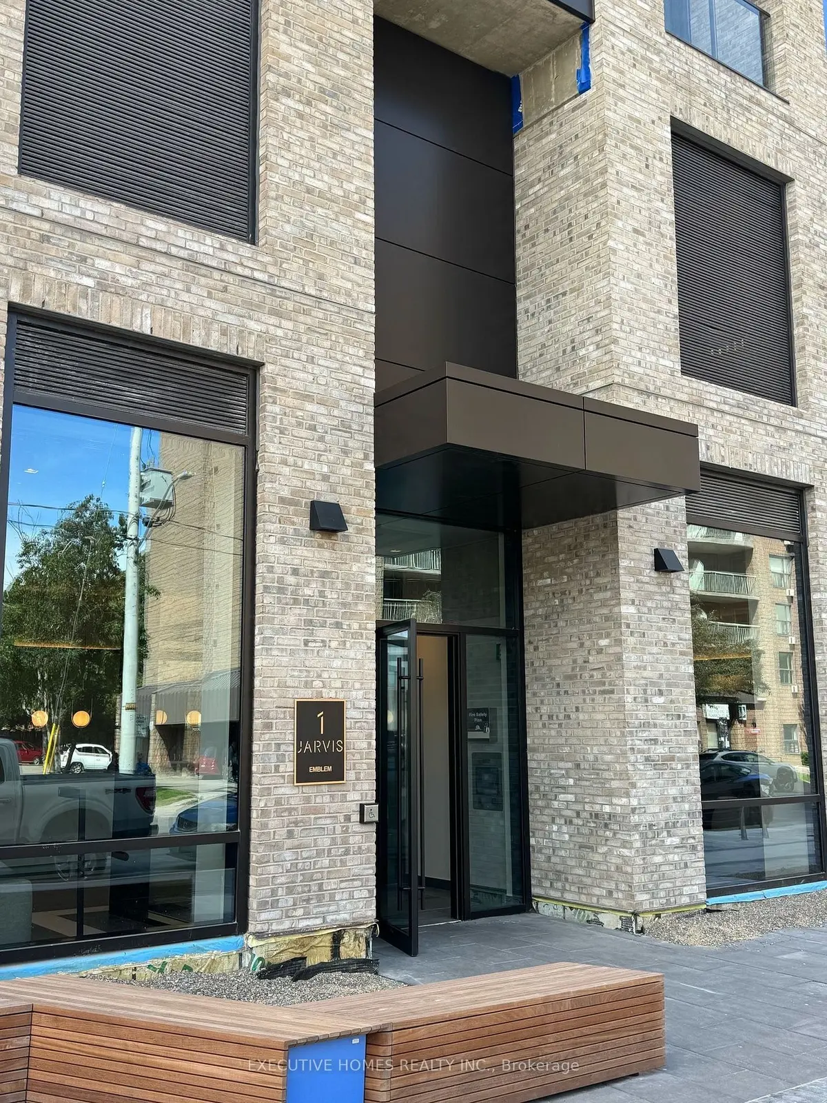 1 Jarvis ST #1502, Hamilton, ON L8R 0A8