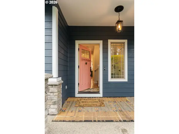 19195 CENTRAL POINT RD, Oregon City, OR 97045