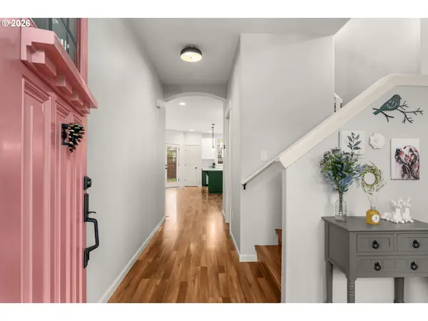 19195 CENTRAL POINT RD, Oregon City, OR 97045