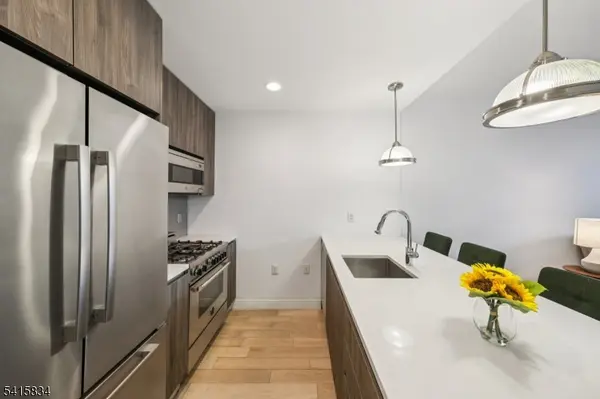 160 1St St #1111, Jersey City, NJ 07302