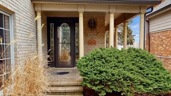 29420 Grandview ST, Harrison Twp, MI 48045