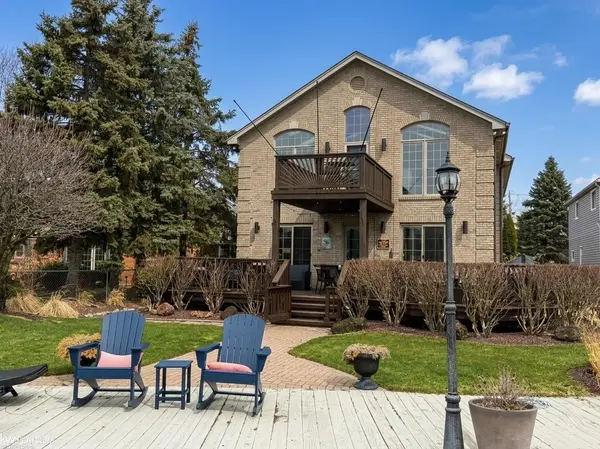 29420 Grandview ST, Harrison Twp, MI 48045