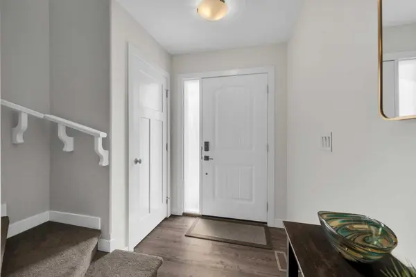 69 Hawthorn PL, Sylvan Lake, AB T4S 0R8