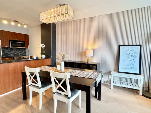 22 Wellesley ST E #1607, Toronto C08, ON M4Y 1G3