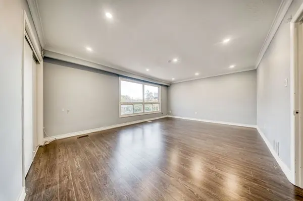 588 Warden AVE, Toronto E06, ON M1L 3Z3